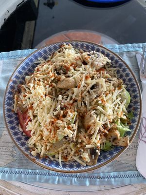 Custom salad with warm quinoa and warm roasted mushrooms (they put vegan cheese since they did not have avocados), sooo good  at The V Factor in Lanzarote