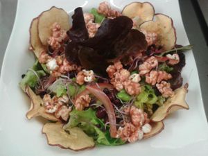Vegan salad at La Table des Roy in Nantes