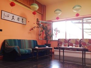 BIO-LOUNGE BAR:a comfortable hall for:
-a delicious breakfast:fresh vegan-raw smoothie,green tea,desserts,almond cappuccino,muesli
-a relaxing break or a healthy snack:fresh fruit/vegetables extracts,etc
-a nice happy hour:sweet/savory appetizers  at Shaolin State of Harmony in Milan