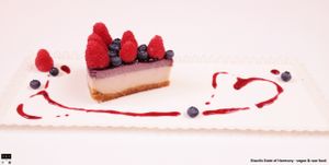 Shaolin State of Harmony - vegan & raw food 
RAW CHEESECAKE: 'QUEEN OF HEART II' at Shaolin State of Harmony in Milan