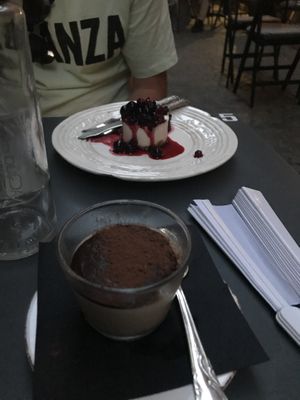 mascarponcino and cheesecake at Botanica Lab in Bologna