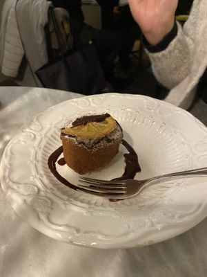 tortino di carote con topping al cioccolato at Botanica Lab in Bologna
