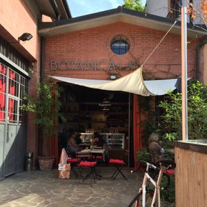 View from street at Botanica Lab in Bologna