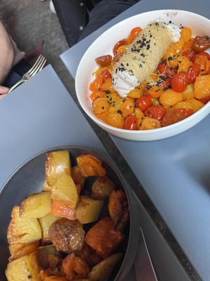 Patate al forno e tomatito   at Botanica Lab in Bologna