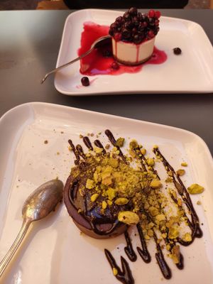 Vanilla/Berry & All Chocolate semi-freddo at Botanica Lab in Bologna