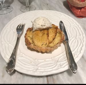 Apple Pie at Botanica Lab in Bologna