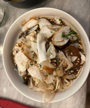 Meravigliosa zucca con funghi e salsina affumicata. Strepitoso! at Botanica Lab in Bologna