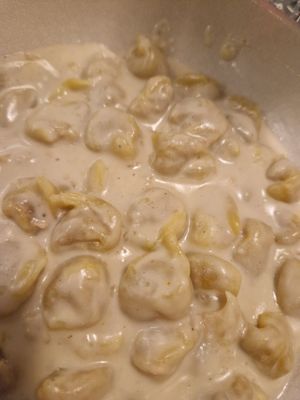 Tortellini tradizionali at Botanica Lab in Bologna