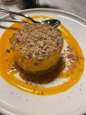 Mango Mandel Vanille cheesecake   at Botanica Lab in Bologna