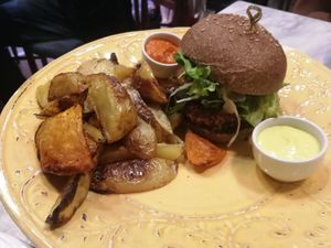 Quinoa burger at Botanica Lab in Bologna