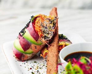 Raw vegan spring roll at Botanica Lab in Bologna