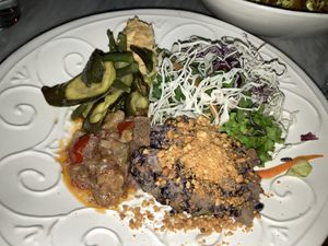 Delicious Budda Bowl with Black Rice but no lentils unfortunately, cause it appears they use what is available at Botanica Lab in Bologna