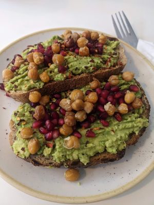 Avo toast at Rawberry in Winchester