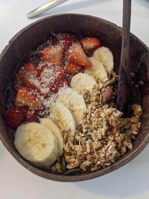 Acai Bowl at Rawberry in Winchester