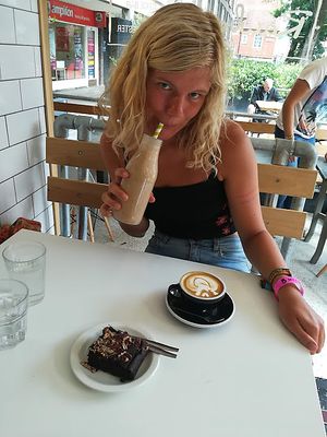 Chocolate cake, coffee and amazing banana, peanut butter and oat milk smoothie - soo good! at Rawberry in Winchester
