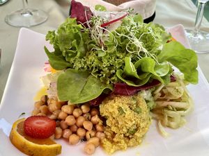 Grosser gemischter Salat at Traube in Ottikon Bei Gossau