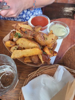 Potato wedges at Public Bar & Vegan Kitchen in Bled