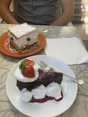 Cremeschnitte und Schokoladentorte   at Public Bar & Vegan Kitchen in Bled