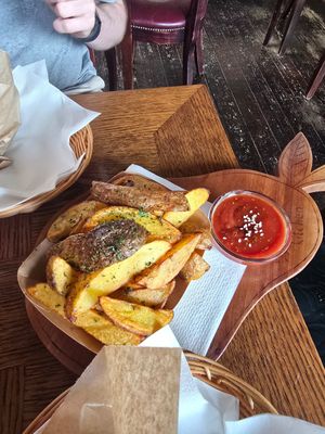 Amazing wedges at Public Bar & Vegan Kitchen in Bled