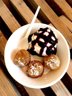 Pancake puffs, ice cream and jelly  at Nicecream - Elmegade in Copenhagen