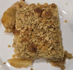 Apple crumble at Pausa Util in Braga