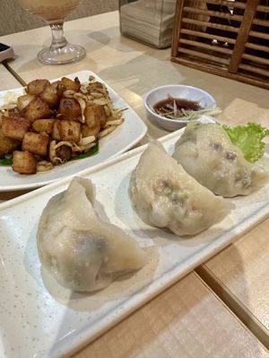 Steamed vege dumplings taste really homemade!💜  at Nature's Recipe Cafe in Petaling Jaya