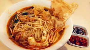Prawn noodles  at Nature's Recipe Cafe in Petaling Jaya