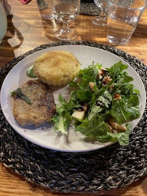 Vegan steak, fresh salad and potato cake at Torre Morgana in Umbertide