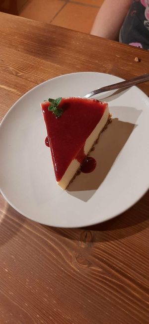 Cheescake con marmellata di lamponi at Torre Morgana in Umbertide