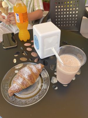 Vegan milkshake+croissant   at Gelateria Italia in Rovinj