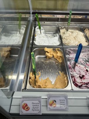 Apricot, pear, lemon  at Gelateria Italia in Rovinj