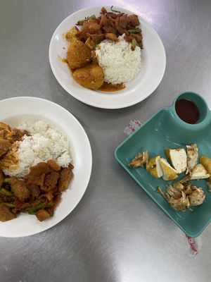 All of this 70BHT. Crispy ‘meat’ and potato curry and rice. With fried tofu  #Veganuary at Jiya Chai in Phuket