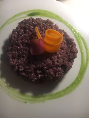Vegan risotto with porcini mushrooms and cranberries  at Gintilla in Olbia
