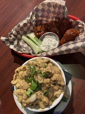 Mac n cheese & Buffalo wingz *chefs kiss* at Black Water Bar in Portland