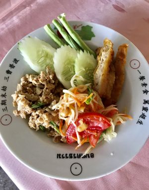 variety of choices
40-50baht per plate
 at June Vegetarian Restaurant - Maybe closed in Phuket