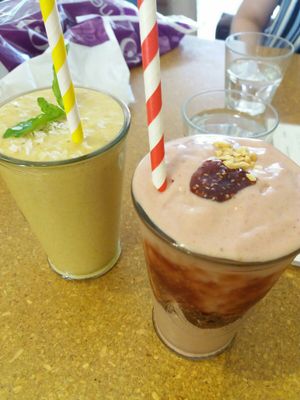 Smoothies at Cafe Mimosa in Takapuna