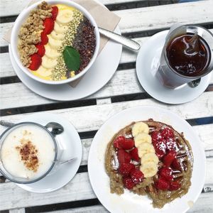 breakfast at Superfoods & Organic Liquids in Berlin