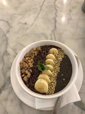 Açai bowl at Superfoods & Organic Liquids in Berlin