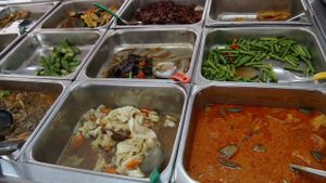 Lunch Buffet at Blue Boy Vegetarian Food Centre in Kuala Lumpur