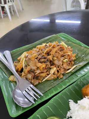 Char kuey teow  at Blue Boy Vegetarian Food Centre in Kuala Lumpur