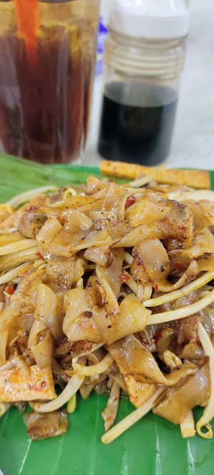 FRIED KUEH TEOW炒粿條.强力推荐 at Blue Boy Vegetarian Food Centre in Kuala Lumpur