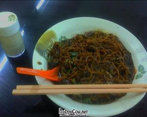 E-MEE -$5  at Blue Boy Vegetarian Food Centre in Kuala Lumpur