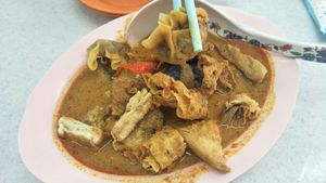 Yong tou fu at Blue Boy Vegetarian Food Centre in Kuala Lumpur