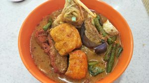 Curry mee at Blue Boy Vegetarian Food Centre in Kuala Lumpur