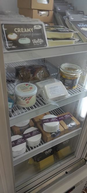 Quesos vegetales. at Raices Ecotienda in Valladolid