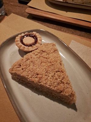 Postres at Radicetonda - Piazza Buozzi in Milan