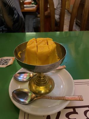 Mango Ice Cream Vegano 🌱   at Veg World India in Barcelona