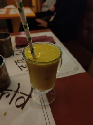 Lassi de mango at Veg World India in Barcelona