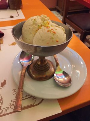 helado de cardamomo at Veg World India in Barcelona
