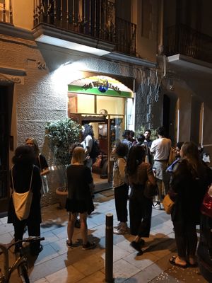 Queues at opening time  at Veg World India in Barcelona